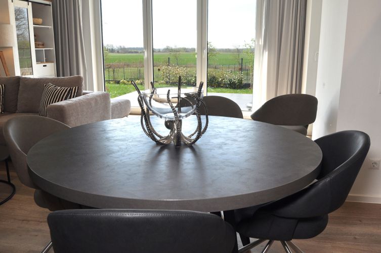 Ferienhaus Lieblingsplatz Wohnbereich der Esstisch